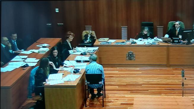 El acusado, durante la cuarta sesión del juicio, celebrada este jueves en la Audiencia Provincial de Zaragoza.