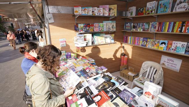 Casetas de la Feria del Libro de Teruel, en la Glorieta.