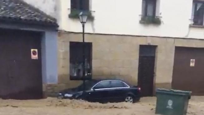 Uncastillo, sorprendido por la crecida del Riguel en plenas fiestas