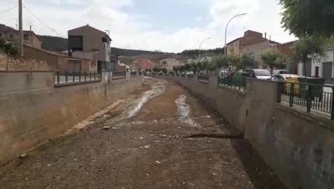 Momento en que llega el agua al barranco de Ballobar