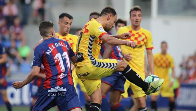 Un momento del Huesca-Nástic de Tarragona disputado este pasado domingo en el estadio de El Alcoraz (0-1).