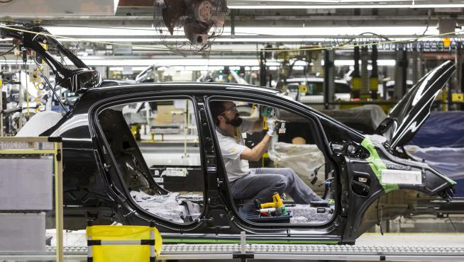 Los trabajadores de Android prestan sus servicios dentro de la factoría zaragozana de Opel