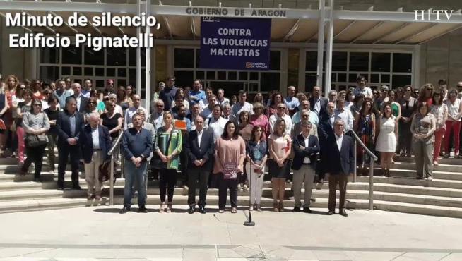 Las instituciones aragonesas guardan un minuto de silencio por la víctima de la violencia de género