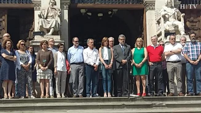 Concentración de la Universidad de Zaragoza en repulsa del asesinato de Raquel D.