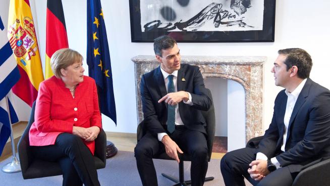 Angela Merkel, Pedro Sánchez y Alexis Tsipras este viernes