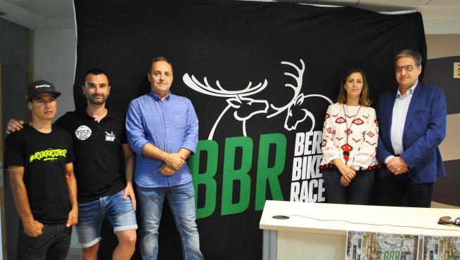 Milton Ramos, Tomás Almazán, Luis Marquina, Rosa María Sánchez y Mariano Soriano, en la presentación de la prueba