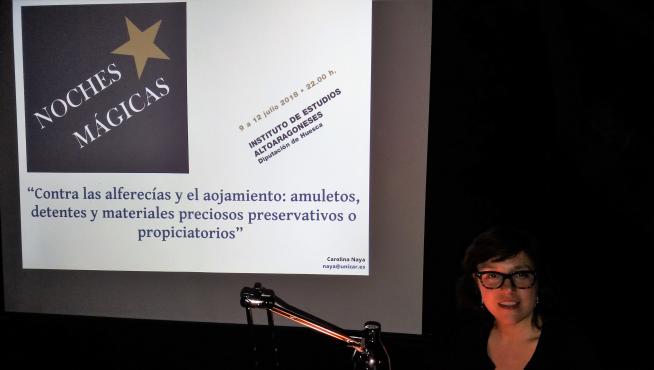 Carolina Naya es profesora de la Universidad de Zaragoza y ha publicado varios libros.