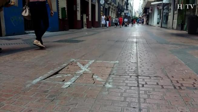 Las asociaciones vecinales denuncian el mal estado de las aceras