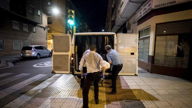 En los últimos siete días, cinco personas han sido halladas sin vida en sus domicilios de Zaragoza. Todas ellas vivían solas y su fallecimiento solo se advirtió varios días después de producirse. Desde diciembre de 2017, han transcendido 16 muertes de este tipo en todo Aragón.