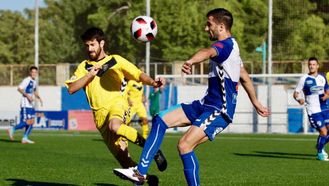 Imagen del partido de liga entre el Ebro y Badalona disputado en La Almozara