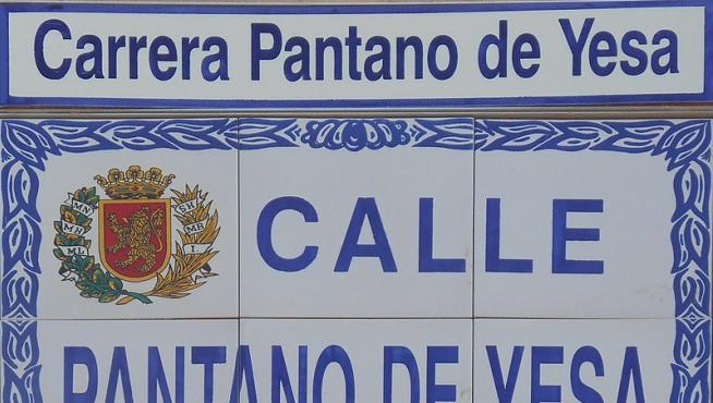 Las calles cuentan con una doble denominación en español y aragonés
