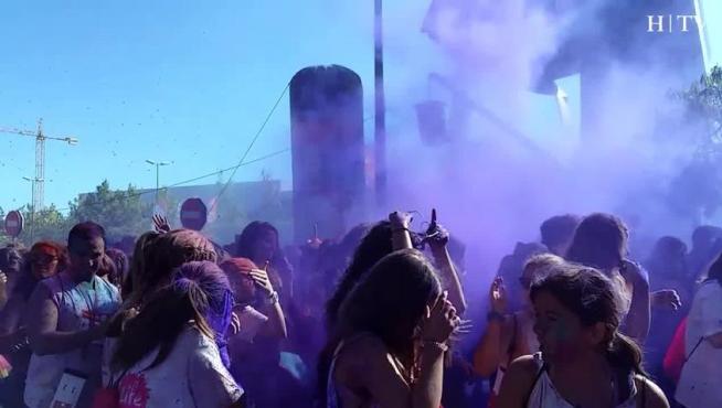 Zaragoza se tiñe de colores y brilla con purpurina