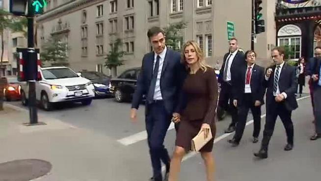 Begoña Gómez acompañada por su marido, el presidente del Gobierno.