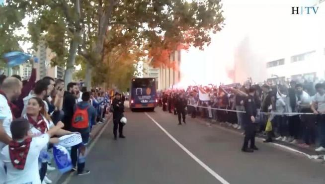 Calurosa y festiva llegada del Real Zaragoza
