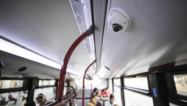Los buses incorporan tres cámaras, una delante, otra detrás y una más en un lateral.