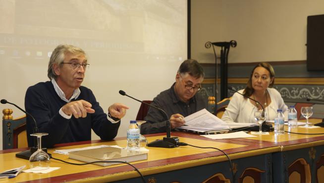 Antonio Jiménez, Gervasio Sánchez y Sandra Balsells, durante el Serminario de Fotografía y Periodismo.