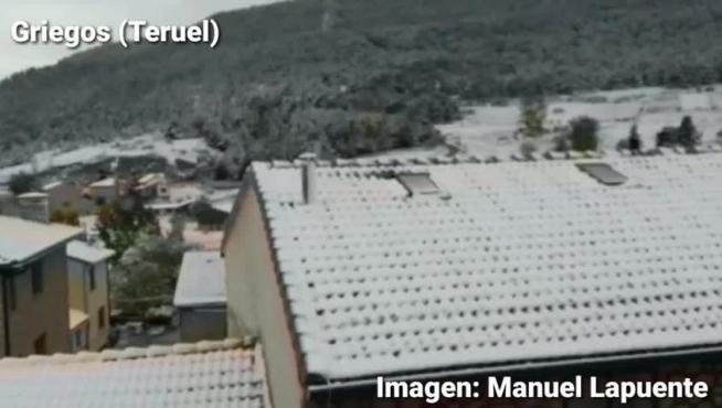 La nieve llega a Griegos, en Teruel