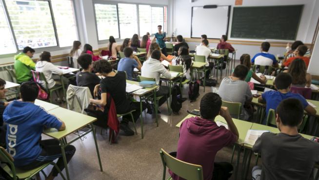 Foto de archivo de una clase en un instituto zaragozano