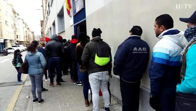 Las solicitudes de asilo desbordan la oficina de Extranjería de Zaragoza