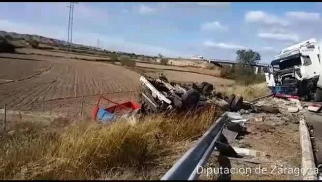 Una persona fallece en un accidente en la variante de Fuentes de Ebro, que está cortada
