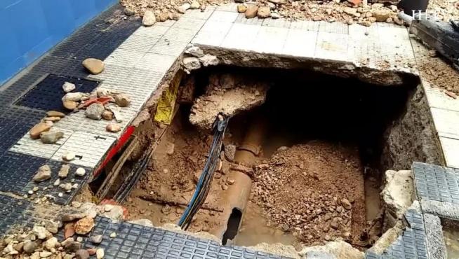 Cortado el tráfico en la avenida de América por la rotura de una tubería