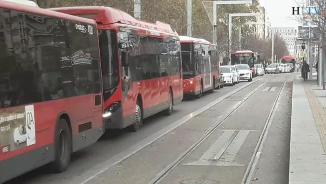 Atascos de hasta 25 minutos en Paseo de Mª Agustín por unas obras de asfaltado