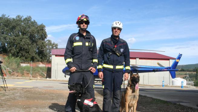 Foto de archivo de las unidades caninas de Ribagorza y Alto Gállego, que participarán este viernes en el operativo de búsqueda