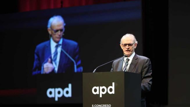El catedrático de Política Económica de la Universidad de Barcelona, Antón Costas, este miércoles, en el V Congreso Nacional de Directivos de la APD.