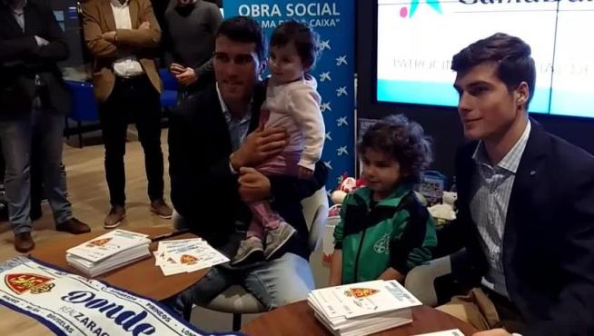 Zapater y Soro ponen en marcha la campaña Ningún niño sin juguete