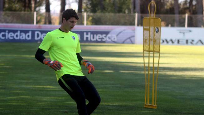 Axel Werner, portero de la SD Huesca, durante un entrenamiento.