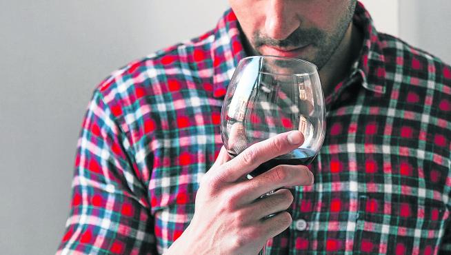 El vino contiene gran cantidad de antioxidantes y polifenoles.