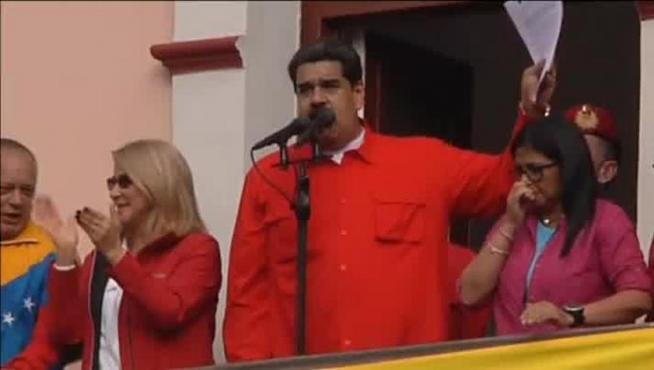 Maduro rompe relaciones diplomáticas con EEUU: "Basta de intervencionismo, carajo"