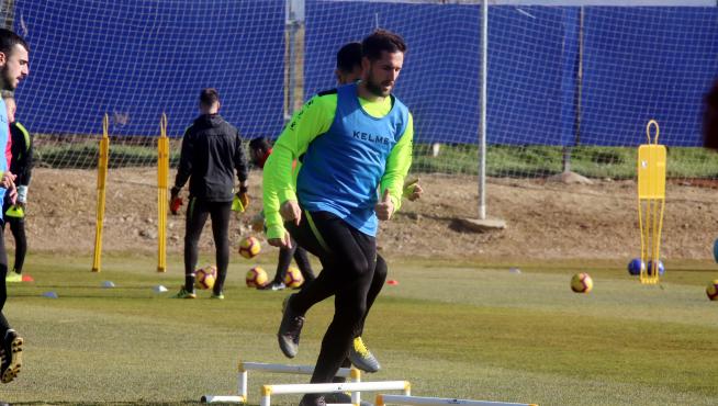 Jorge Miramón, entrenando en el IFPE Montearagón.