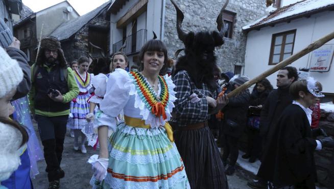 Las madamas y las trangas son dos de los personajes más característicos del Carnaval de Bielsa