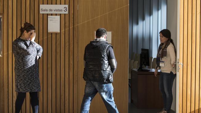 Absuelto un fontanero acusado de violar a una clienta en Zaragoza