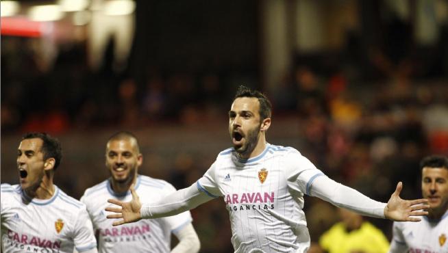 Celebración del último gol marcado hasta ahora por el Real Zaragoza. Fue en Lugo, en la noche del 9 de febrero, hace 20 días, 3 jornadas atrás. Lo marcó Guitián.