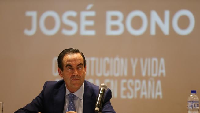 El expresidente del Congreso de los Diputados y exministro socialista José Bono durante una conferencia en Quito (Ecuador).