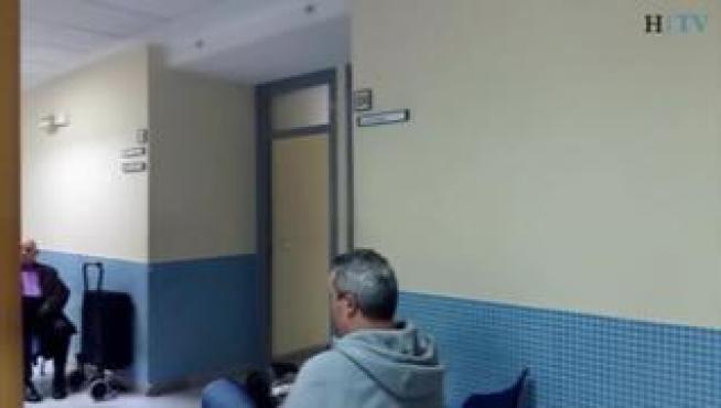 El ataque se ha producido sobre las 8.30 de este viernes en el centro de salud Univérsitas. El agresor tiene 83 años.