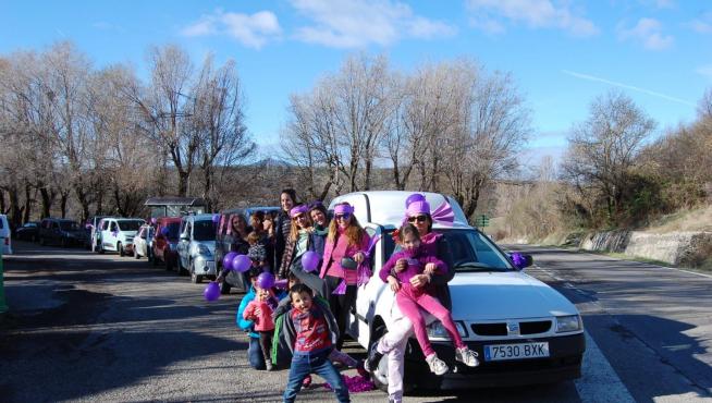 Caravana de mujeres por el 8-M en el valle de La Solana (Huesca).