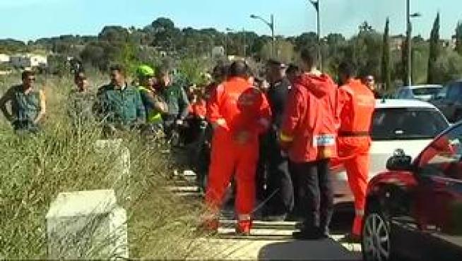 La búsqueda de los dos menores de 4 años y 3 meses de edad, ha terminado de la peor manera posible. Fueron encontrados enterrados a escasos metros de la casa donde vivían.