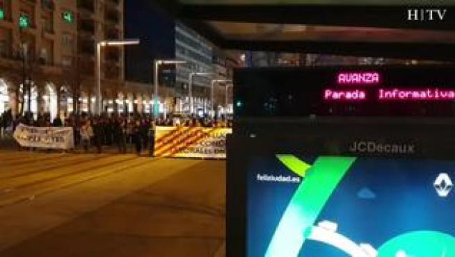 Los trabajadores de Auzsa se manifiestan desde la Plaza de España hasta la Plaza de Aragón.