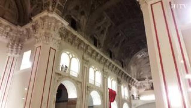 El cardenal Omella bendijo ayer la talla en una iglesia de Santiago llena de fieles.