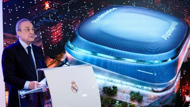 Real Madrid president Florentino Perez speaks during the presentation of a project to modernise the Santiago Bernabeu Stadium at Santiago Bernabeu Stadium in Madrid, Spain, April 2, 2019. REUTERS/Juan Medina [[[REUTERS VOCENTO]]] SOCCER-SPAIN-MAD/BERNABEU