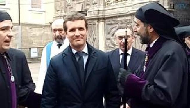 Asiste a la procesión del Santo Entierro en la capital aragonesa.
