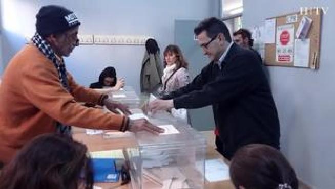 HeraldoTV ha acompañado a Paco Monteagudo a su colegio electoral, uno de los 3.000 discapacitados intelectuales de Aragón que este domingo con motivo de las elecciones generales vuelven a las urnas.