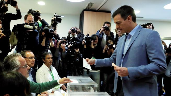 Pedro Sánchez, ha votado a las 9.30 en Pozuelo de Alarcón.
