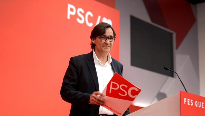 Salvador Illa (PSC) hace seguimiento de la noche electoral desde su sede.