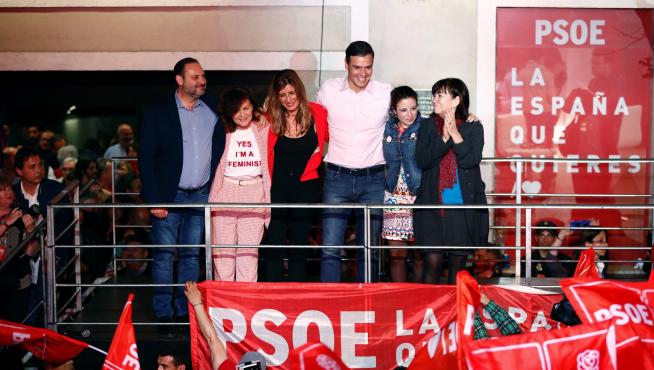 Sánchez celebra la victoria electoral.