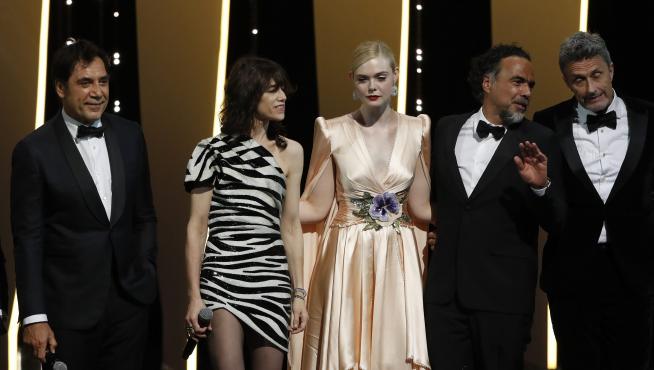 72nd Cannes Film Festival - Cannes, France, May 14, 2019. Jury President of the 72nd Cannes Film Festival Alejandro Gonzalez Inarritu and Jury Member Elle Fanning pose. REUTERS/Eric Gaillard TPX IMAGES OF THE DAY [[[REUTERS VOCENTO]]] FILMFESTIVAL-CANNES/JURY