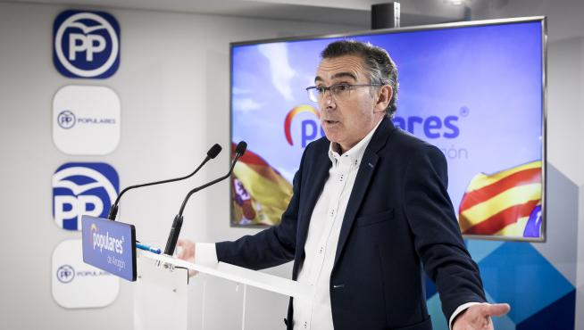 Comparecencia de Luis María Beamonte, el pasado día 11, tras publicarse que mintió y terminó la carrera de Derecho en la Rey Juan Carlos 35 año después de empezarla en Zaragoza.